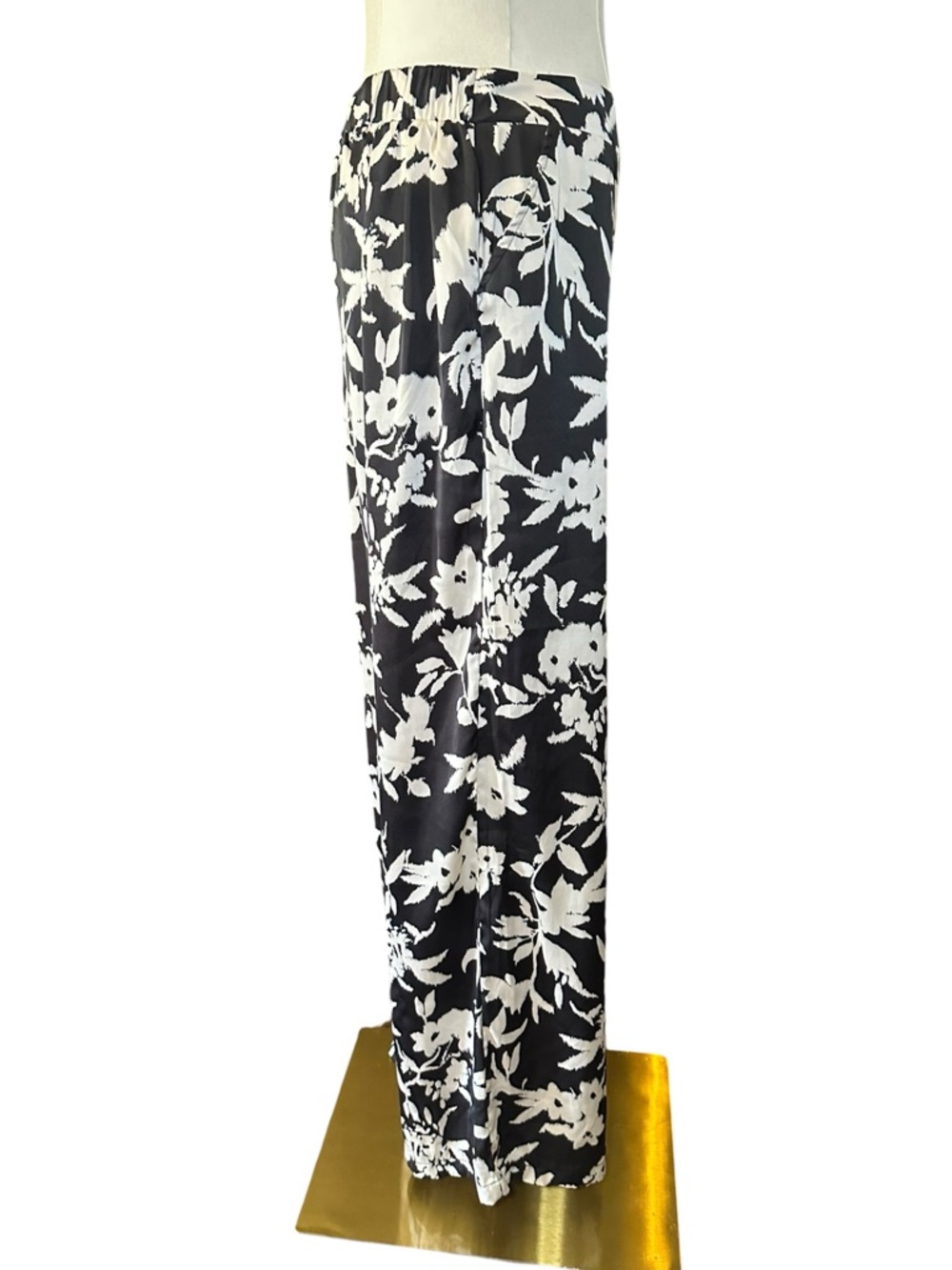 Happily Grey Floral Wide Leg Pants - Picture 4 of 9